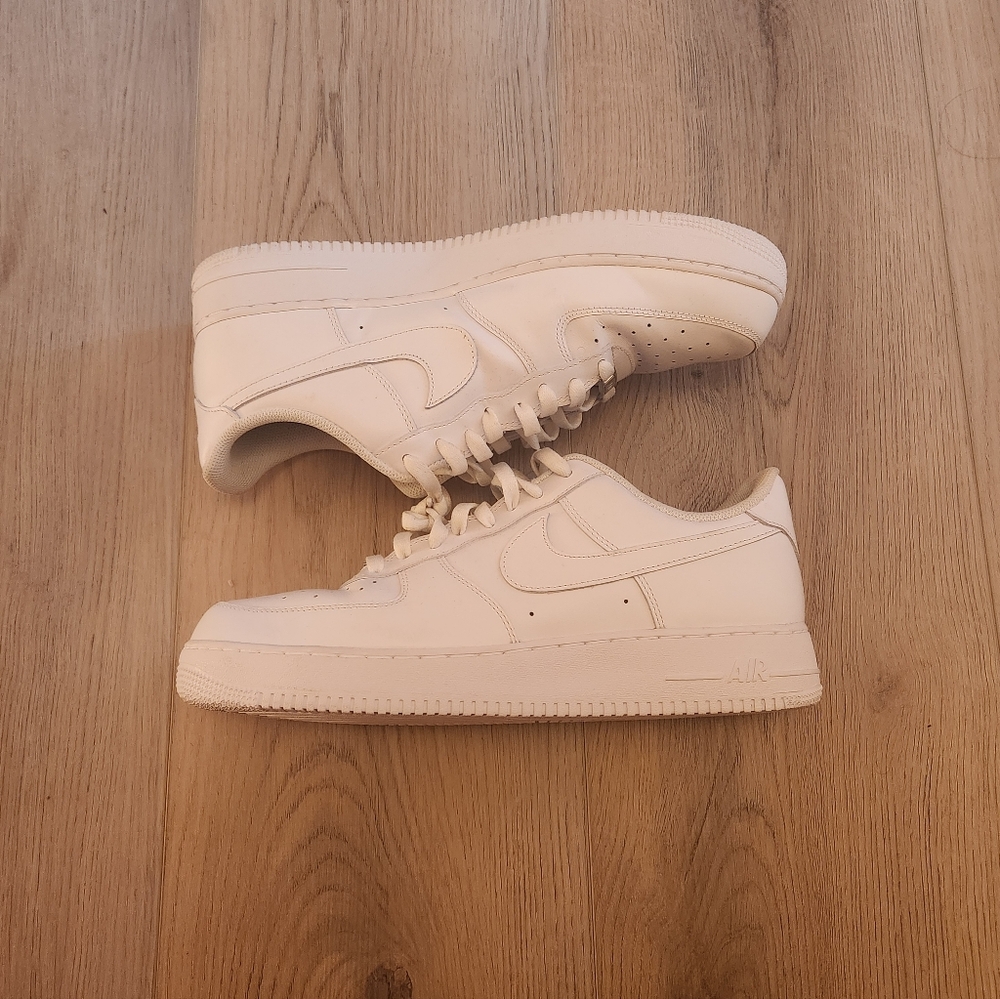 Nike Air Force 1 Triple White – Clean Condition – Ready to Wear